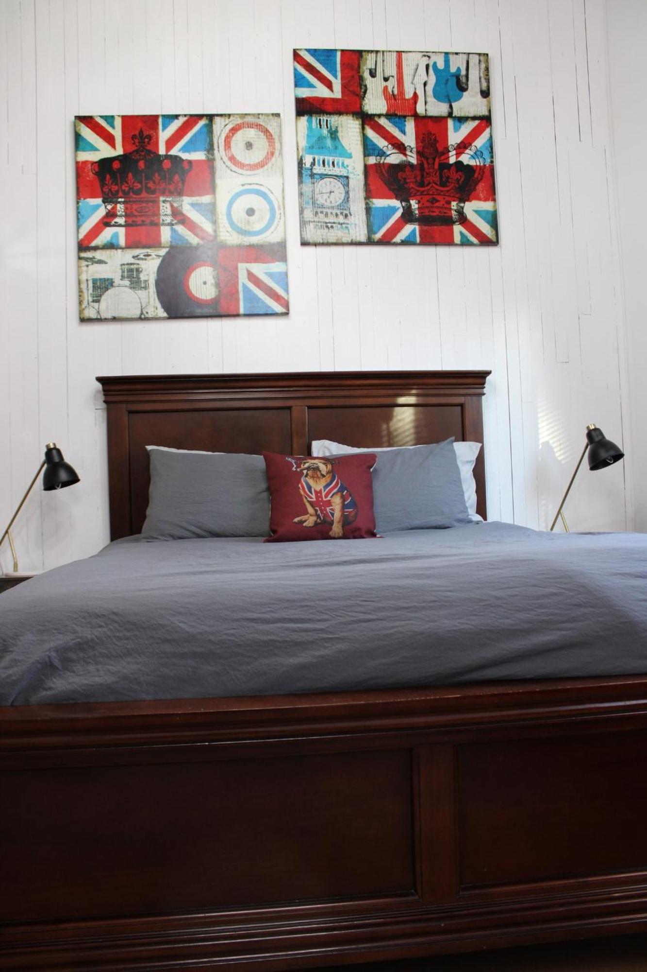 Private Bright Modern Studio! Queen Bed ! Victoria Exteriör bild
